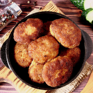 Как приготовить котлеты в панировке: такие подавали в советских столовых